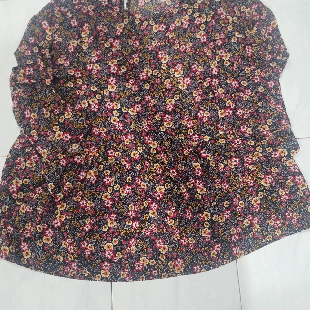 Floral Ruffled Peasant  Top